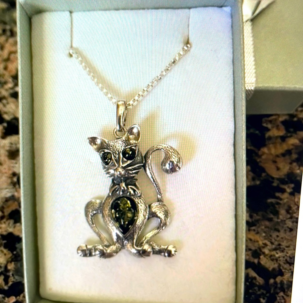 Sterling Silver Genuine Green Baltic Amber Cat Pendant Retail 178.00 NWT